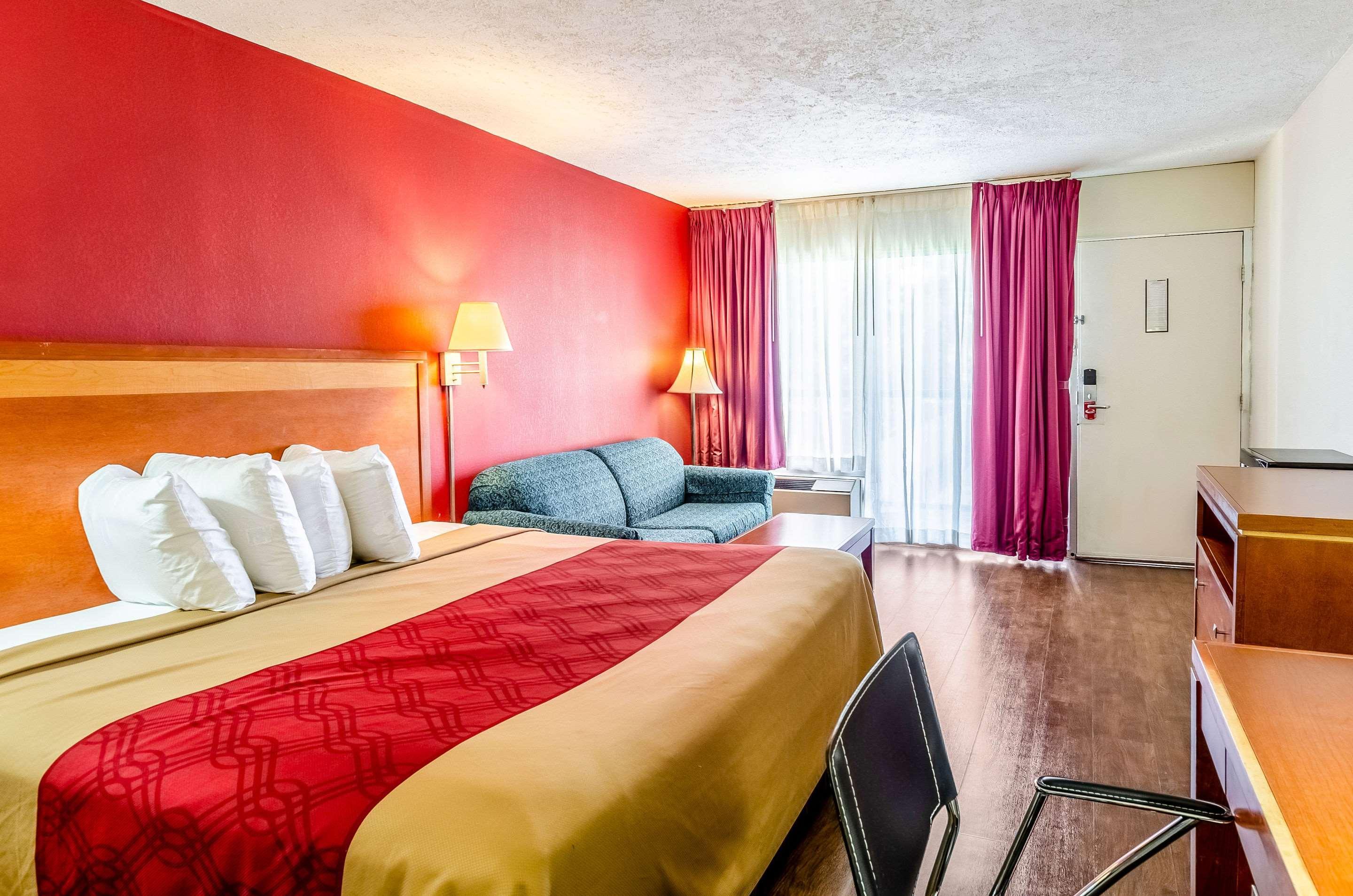 Econo Lodge Martinsville Exteriör bild