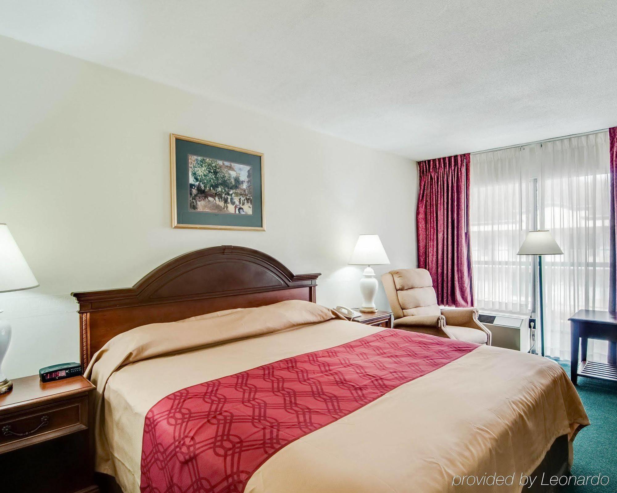 Econo Lodge Martinsville Exteriör bild